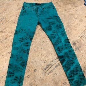 Rock and Republic teal green tie dyed jeans. 6